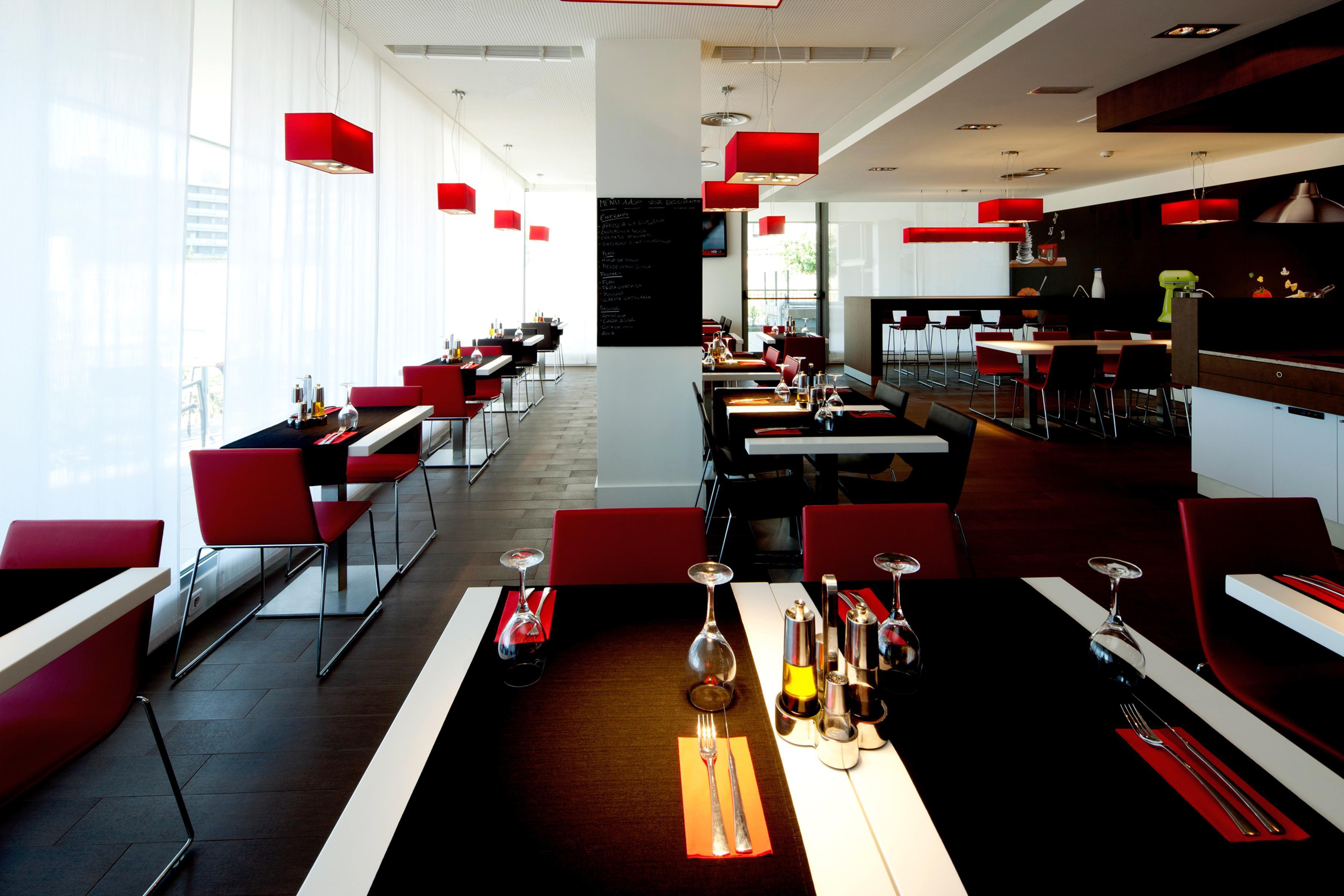 Ibis Lleida Hotel Exterior photo