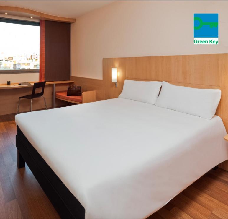 Ibis Lleida Hotel Exterior photo