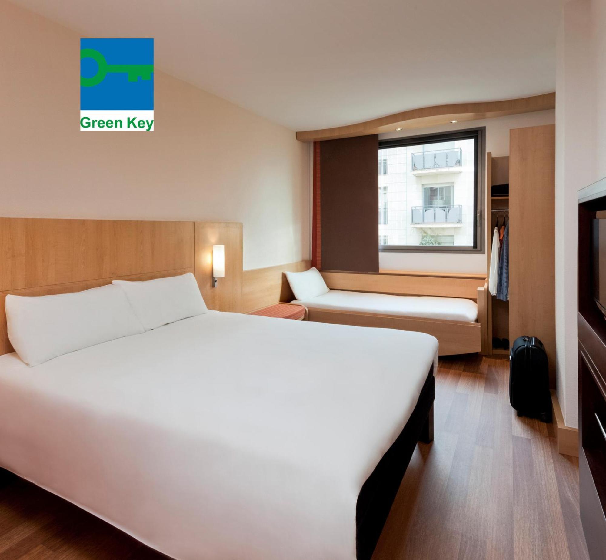 Ibis Lleida Hotel Exterior photo